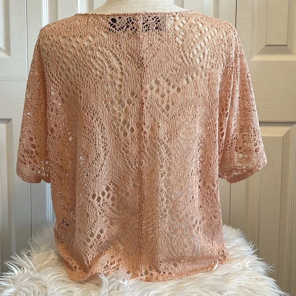 Leyendecker Cold Shoulder Salmon Crochet V-Neck Crop Top size 4